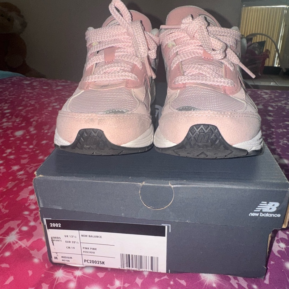 New Balance Pink Sneakers with Velcro Straps and Retro Design